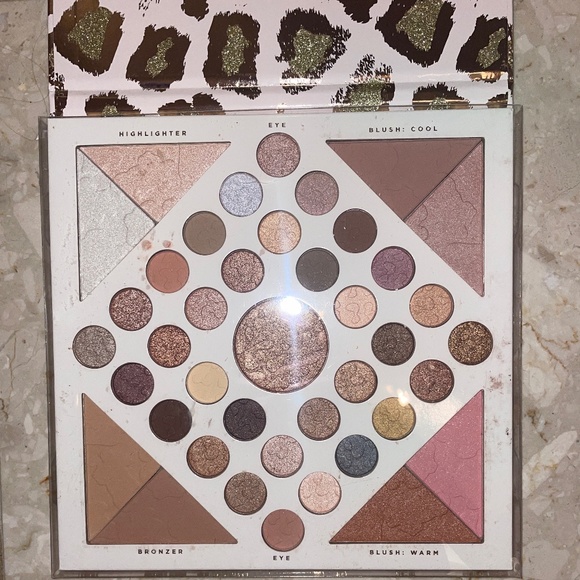 Brand New Ellen Tracy Complete Face Palette - Picture 4 of 6